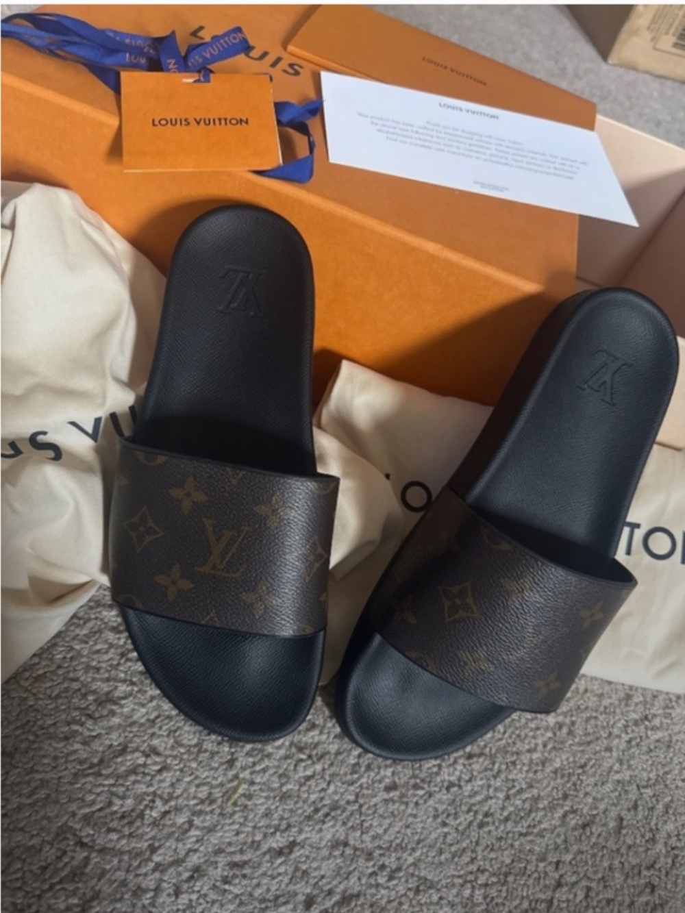 Louis Vuitton waterfront mules - Picture 1 of 5